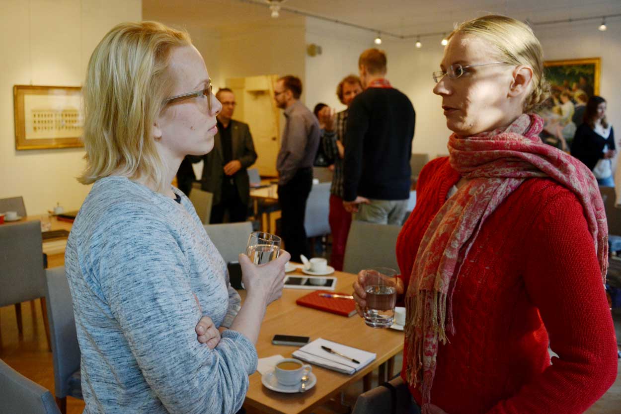 Lukion toimintakulttuurin muutokset herättivät hautomotilaisuudessa vilkasta keskustelua. Eri kouluista tulevat opettajat jakoivat kokemuksiaan siitä, mitä lukion nykyisestä toimintakulttuurista pitäisi säilyttää, mitä jättää pois ja mitä uutta tuoda.